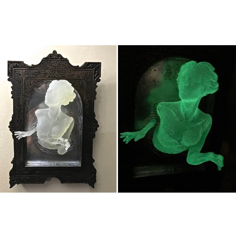 Halloween-Geist in der Spiegel – Interior Design Apartment Bewertung und Preis